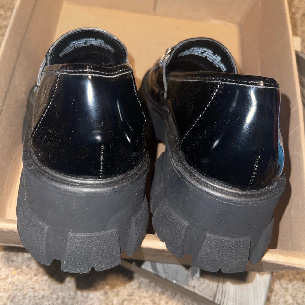 Steve Madden Lively size 7.5 BRAND NEW WITH THE BOX